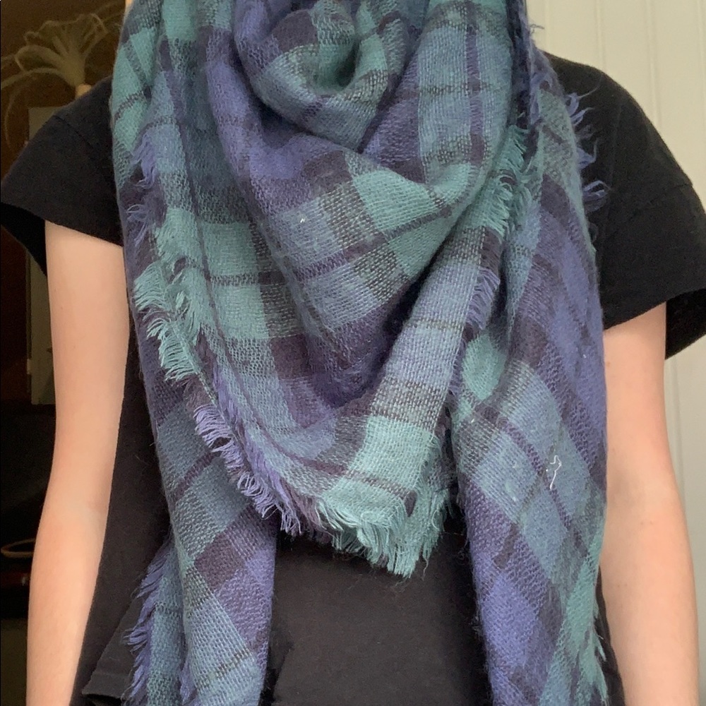 American Eagle Jumbo Scarf - Picture 1 of 3